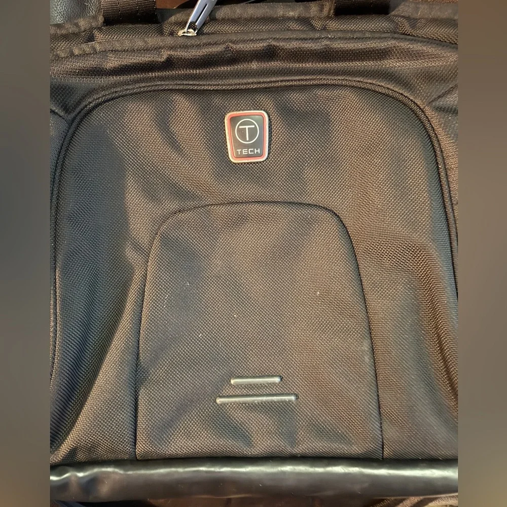 Tumi T-Tech laptop messenger bag or briefcase